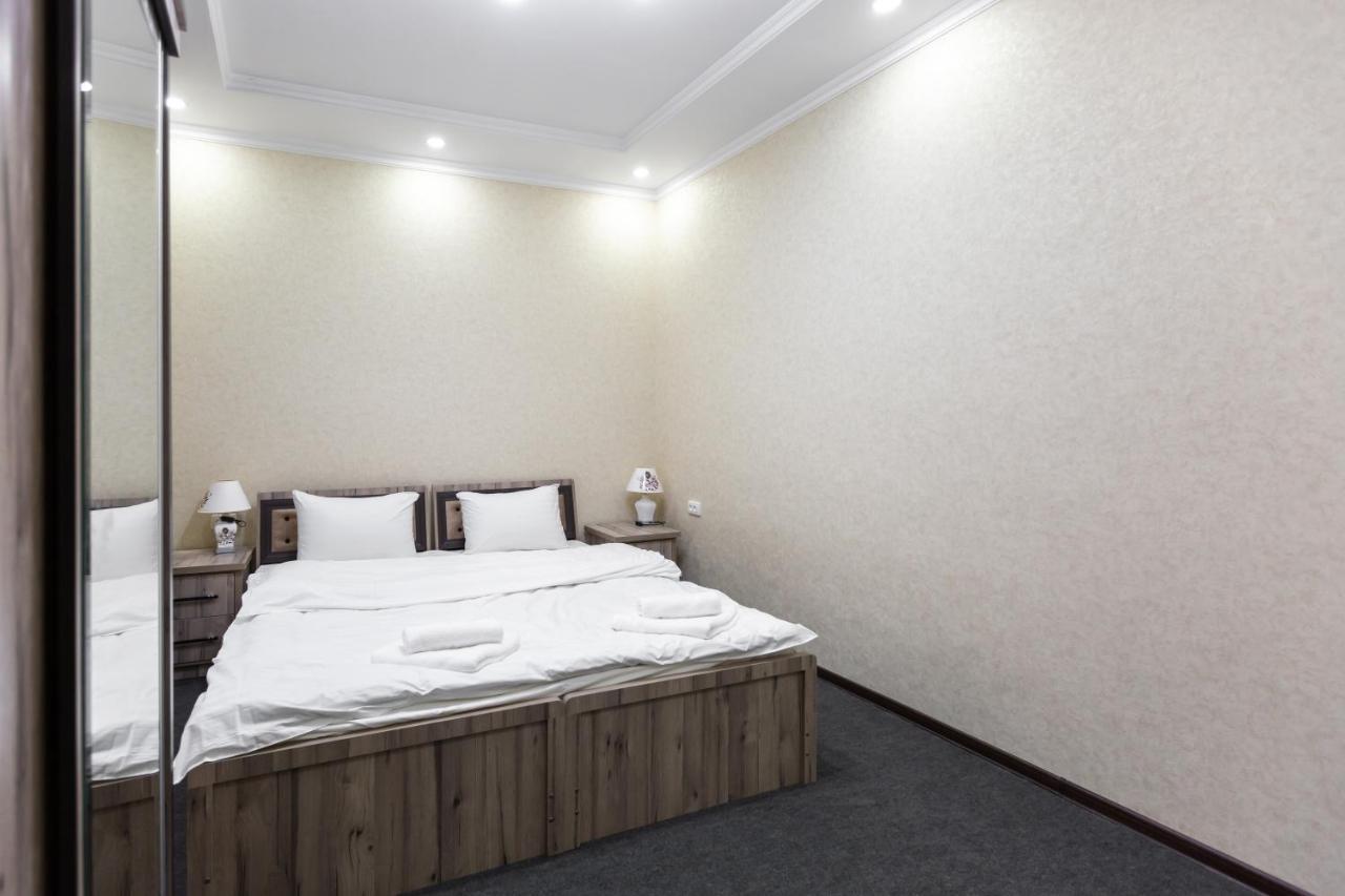 Light Hotel Tasken Kültér fotó