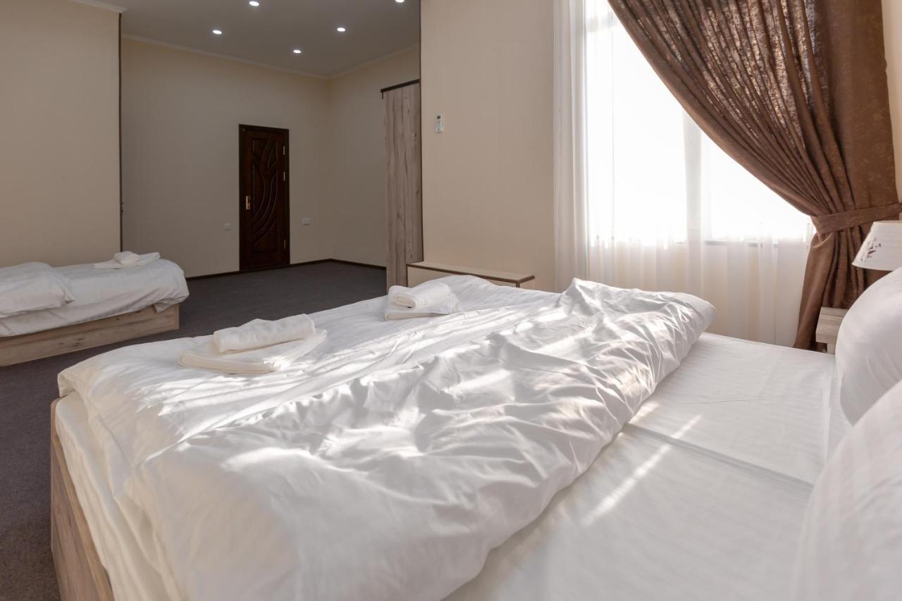 Light Hotel Tasken Kültér fotó