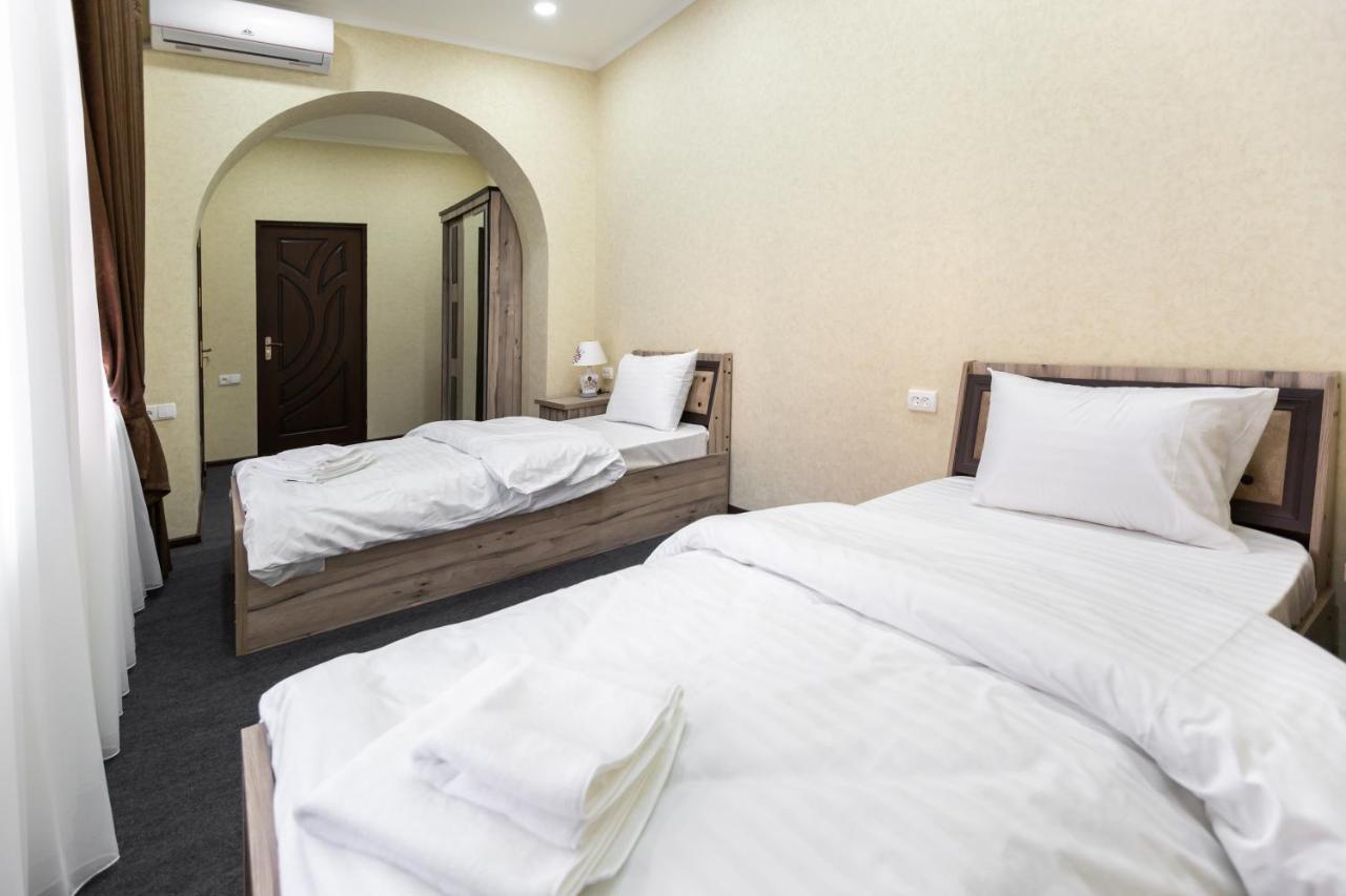 Light Hotel Tasken Kültér fotó