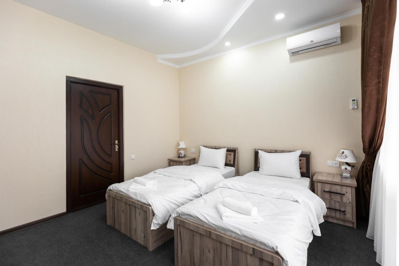 Light Hotel Tasken Kültér fotó