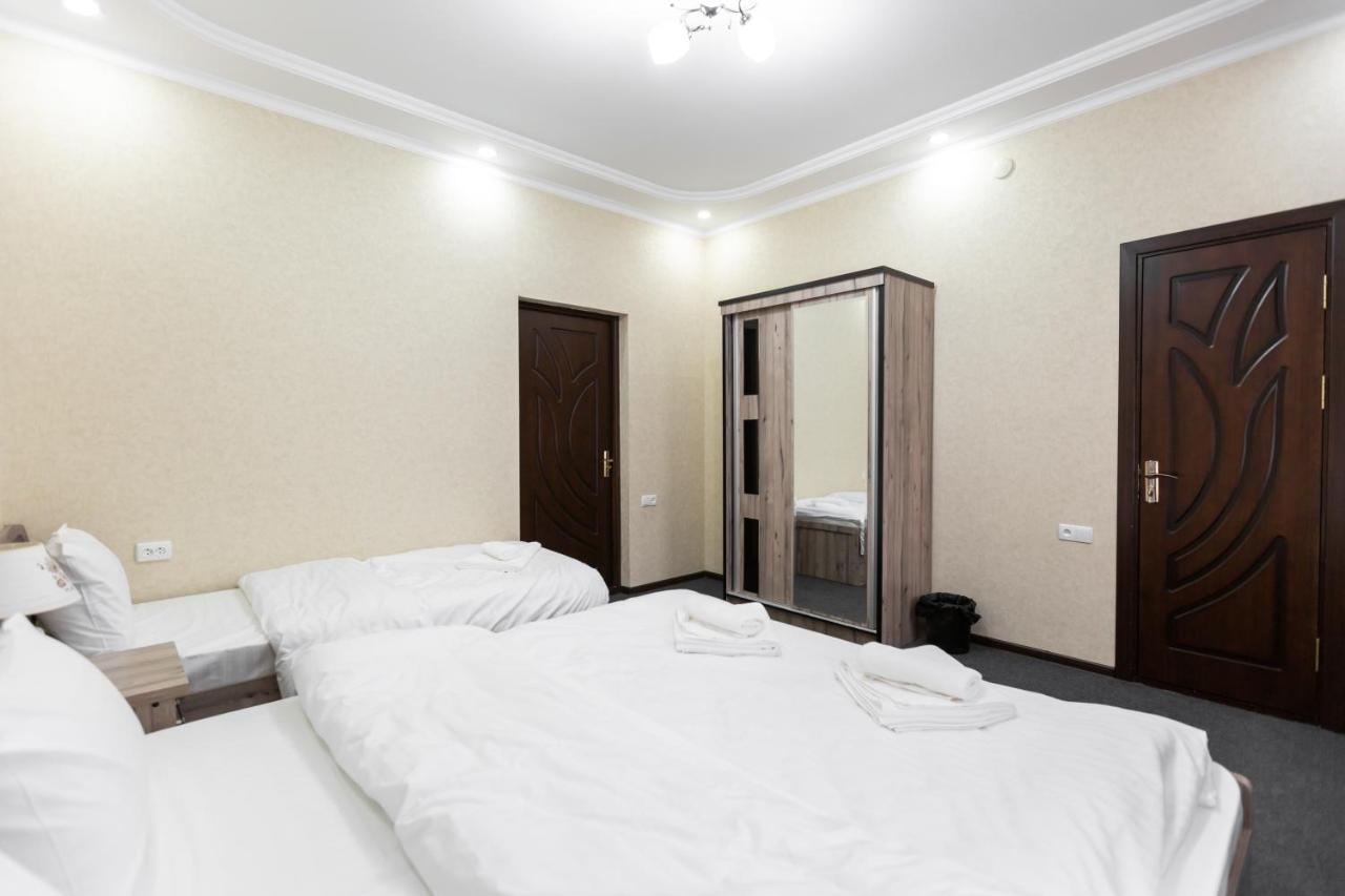 Light Hotel Tasken Kültér fotó