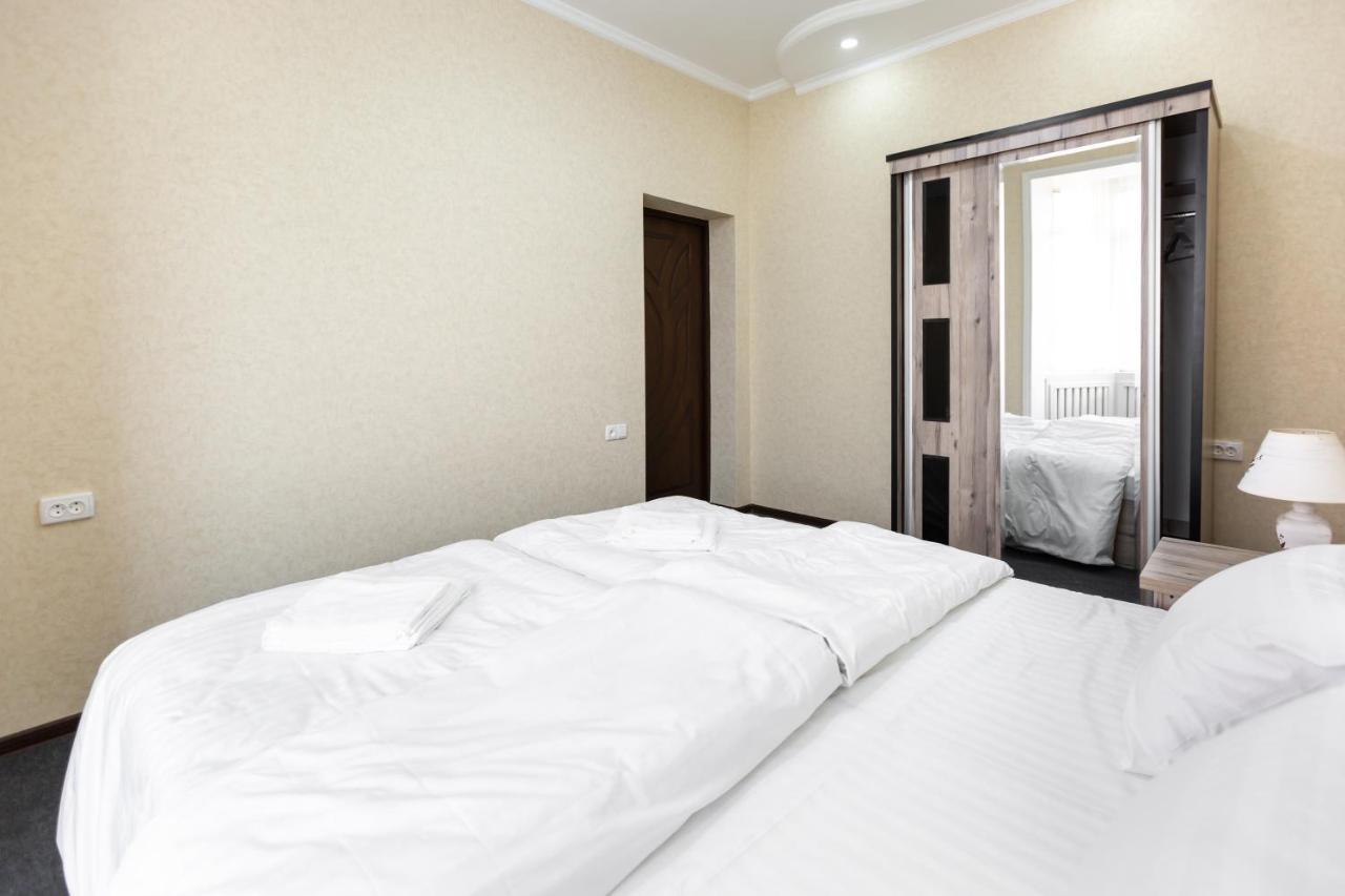Light Hotel Tasken Kültér fotó
